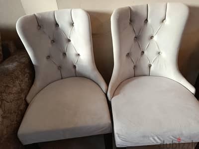 طقم 8 كراسي سفرة مودرن Dining Chairs أوف وايت كابيتونيه بحالة الزيرو