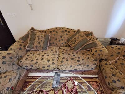 ليفينج روم من غير الترابيزة