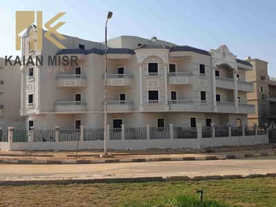 Roof apartment 175m +45m in the finest villa neighborhoods, third east, immediate receipt