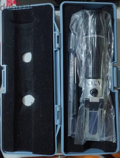 جهاز لقياس  المواد في المحاليل REFRACTOMETER
