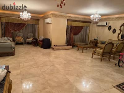 شقه للبيع كاش 238 متر + 55 متر حديقه في b1