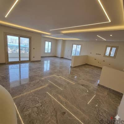 شقه في عبد الحميد بدوي 220m عمارة جديدة شارع رئيسي