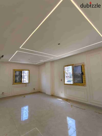 Best Apartment for Sale in West Arabella 220 sqm – First Floor  Well-designed layout: 3 Bedrooms (including master) – 3 Bathrooms – Spacious Kitchen – 4-piece Reception  Bright natural light and excellent layout Prime, quiet location close to services and