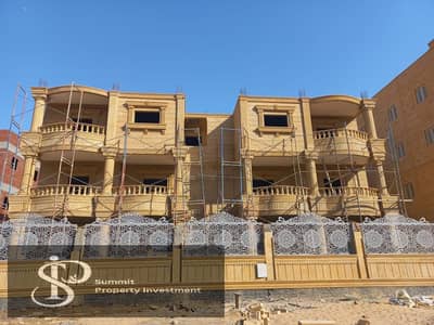 شقة للبيع في الحي اليوناني 13 مجاورة 81 دور ارضي مساحة 240 متر نص تشطيب العاشر من رمضان
