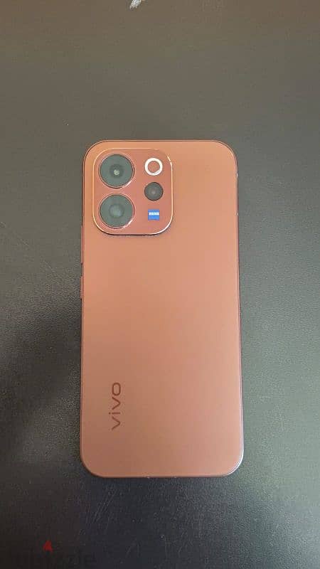 Vivo V70 1
