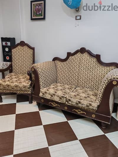 انترية كلاسيك كامل 4 قطع بحالة جيدة (2 كنبة + 2 كرسي فوتيه) | Sofa Set