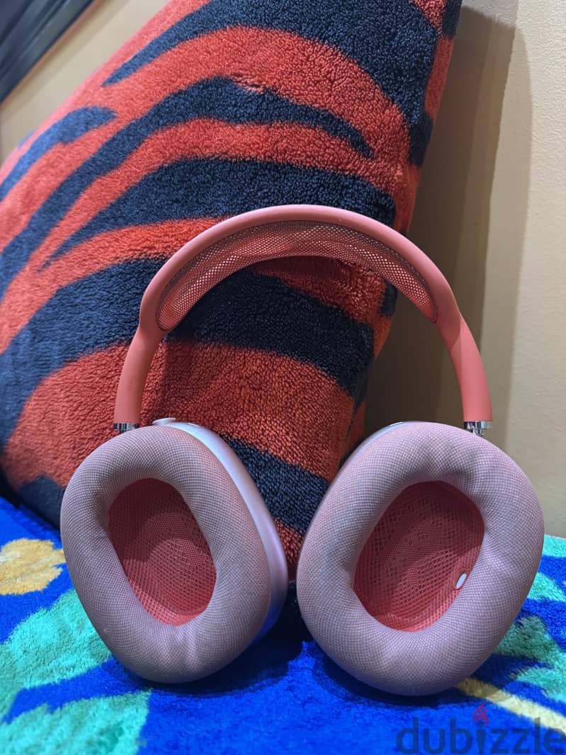 Apple AirPods Max lightning 2