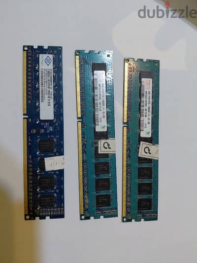 ٧ قطع رام الواحدة ٢ جيجا  DDR3 الحالة ممتازة ram 6 gb