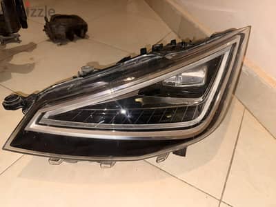 فانوس وجنب عفشه سيات ابيزا FR 2024