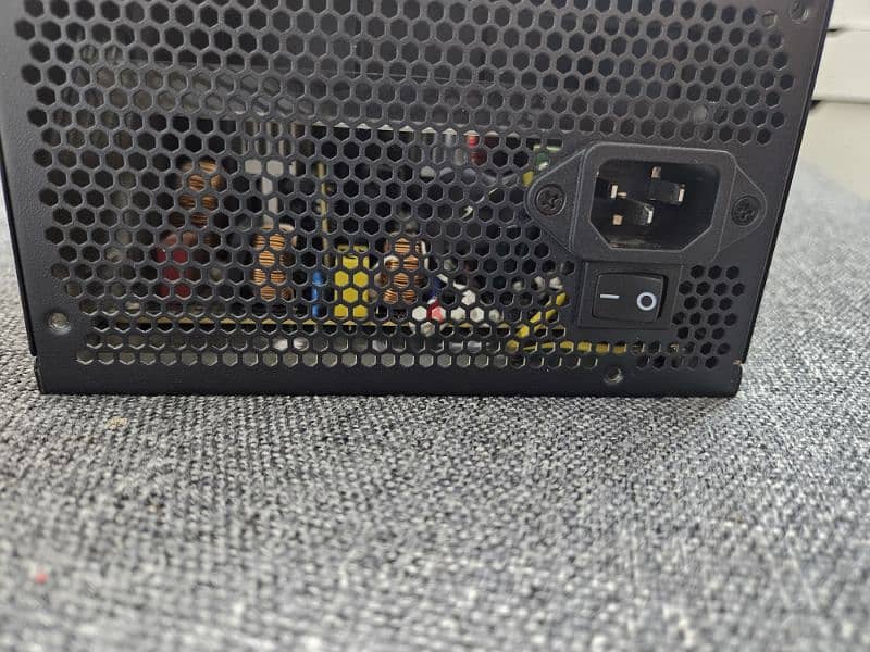 Cooler master V4 600w 3