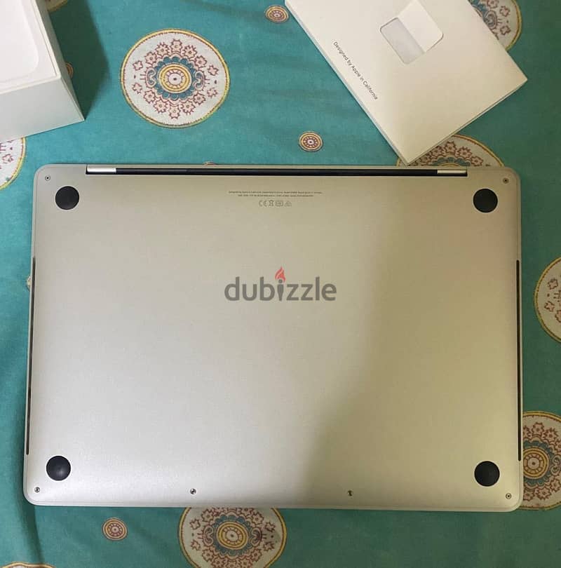 MacBook Pro 13.3-inch (2019) 4