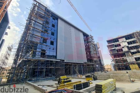 مبنى إداري منفصل 3400م شيراتون القاهرة - أكبر Business District (تصميم معماري مودرن)