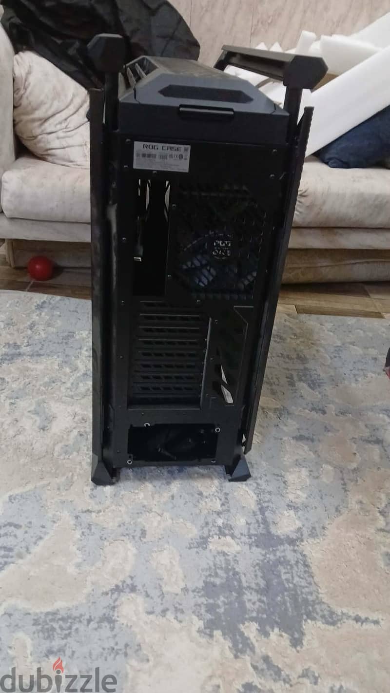 ASUS ROG Hyperion GR701 1