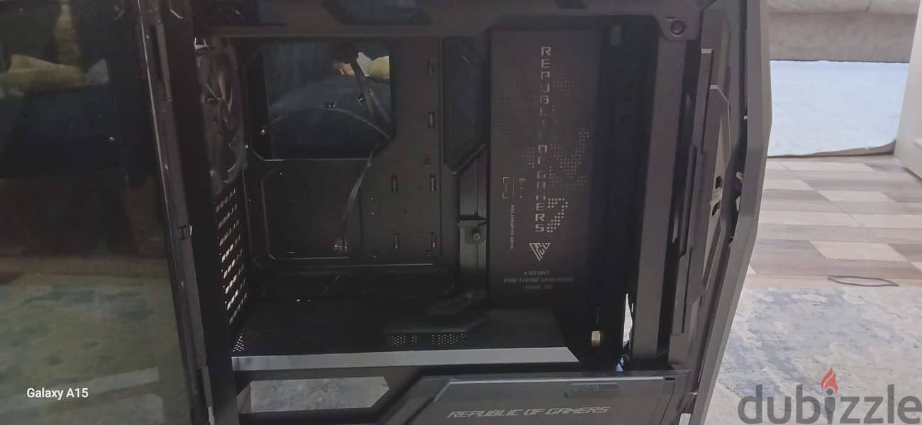 ASUS ROG Hyperion GR701 4