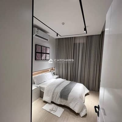 شقه متشطبه بالكامل بجميع الخدمات في اميز لوكيشن بمقدم 5% - دقايق من مطار القاهره