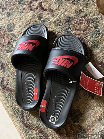 شبشب nike مقاس  US 10 & EUR 44 جديد
