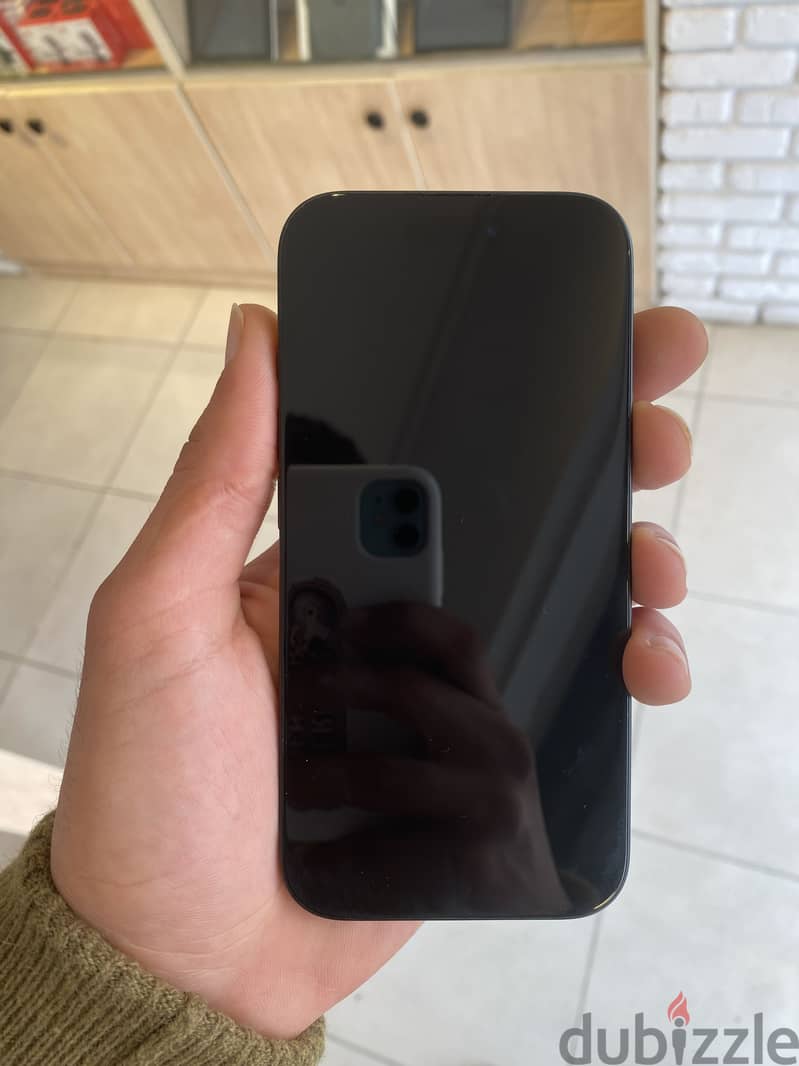 iPhone 16 4