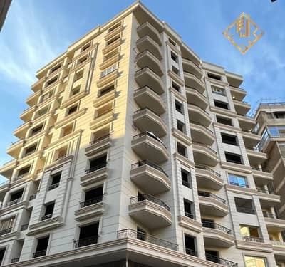 شقه للبيع ببرج حديث فيو ميدان بمنطقه نادي الصيد