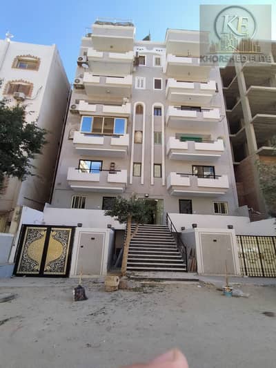 شقة فاخرة للبيع تمويل عقاري، 205 متر، 4 غرف، 3 حمام، ريسبشن 3 قطع، تشطيب الترا سوبر لوكس 2026، أول سكن، موقع مميز خلف المحور المركزي بالحي الرابع، عقد