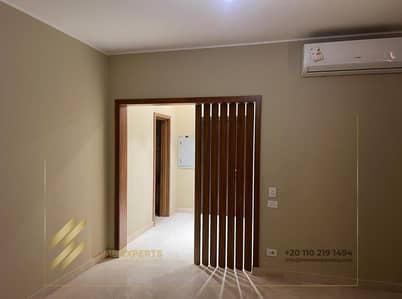 شقة للإيجار في فيليت بالمطبخ والتكيفات