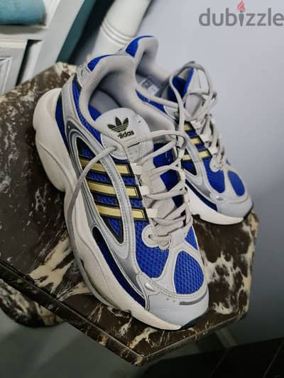 كوتشي adidas ozmillen