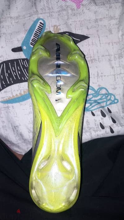 جزمه كوره nike air zoom.