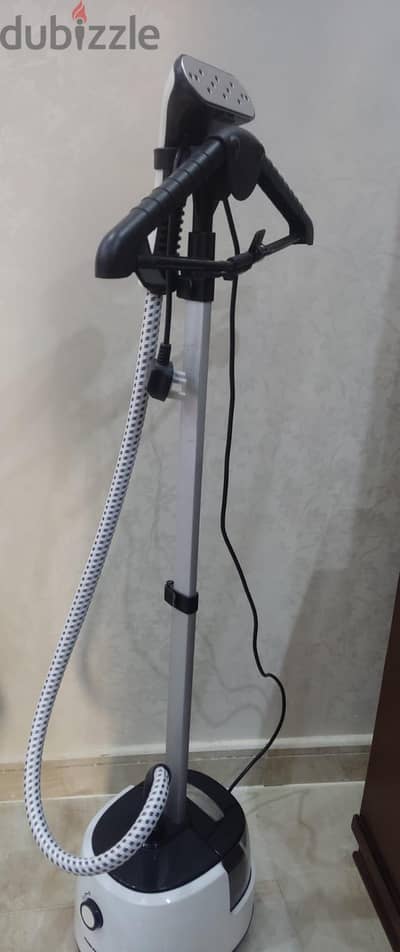 مكواة بخار بحالة جيدة جدا