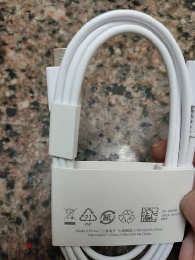 كابل  تايب سي تو تايب سي خارج كرتونة