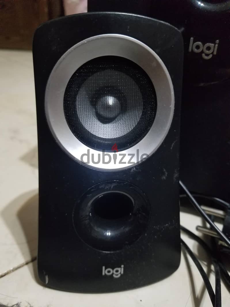 Logitech Z213 1