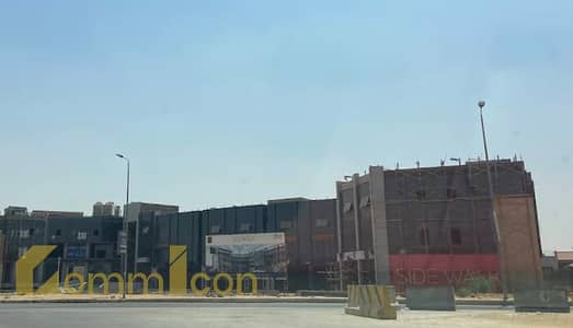 مكتب للإيجار متشطب بالتكييفات فى Side Walk Mall التسعين الجنوبي – التجمع الخامس , القاهرة الجديدة