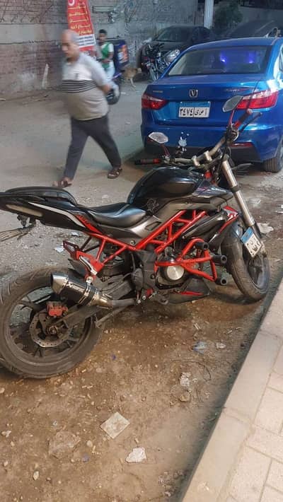 Benelli tnt 150cc