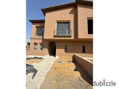 Corner townhouse for sale in Village West Compound, Sheikh Zayed, Phase 1, ready for viewing.