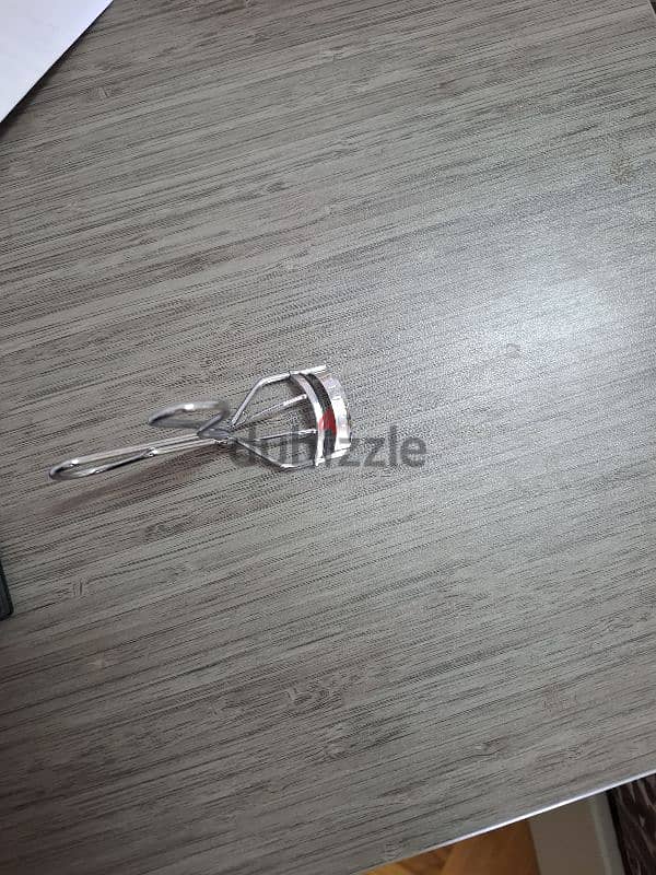kiko eyelash curler 1