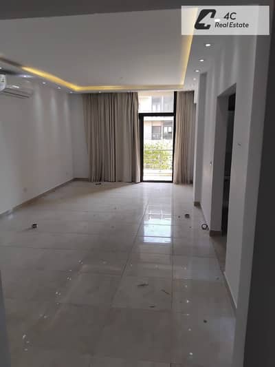 لسرعه البيع باقل سعر بالكمبوند شقه تشطيب الترا سوبر لوكس بالتكيفات والمطبخ-فيفث سكوير view land scape جاهزه للسكن