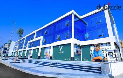 عيادة ممتازة للايجار في مول تريفيوم تشطيب بالتكييفات المركزية في واحد من افضل المولات التجارية والادارية بالشيخ زايد
