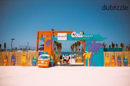 شاليه متشطب بالكامل بفيو مباشر  على البحر  للبيع في  "كالي كوست" (Cali Coast)، رأس الحكمة.