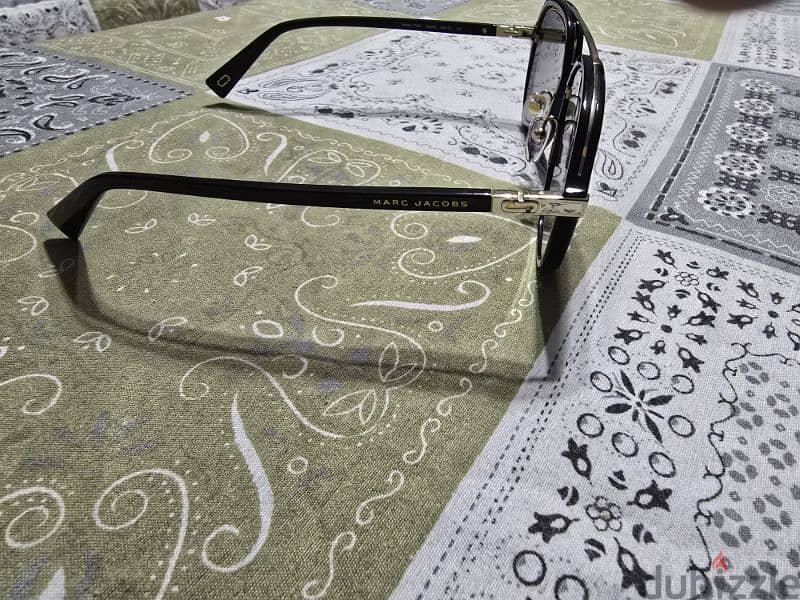 glasses 3
