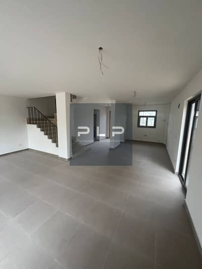 Lowest price fully finished townhouse (resale) for sale, ready to move in in the heart of Al Shorouk in Al Burouj compound
