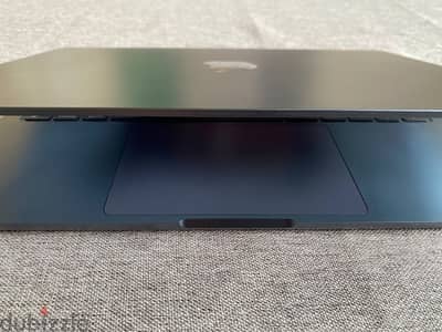 MacBook Air M2 (8 GB RAM / 512 GB Storage)