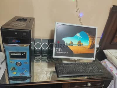 كمبيوتر  كامل للبيع بحالة ممتازة