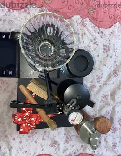ادوات قهوه v60 من خارج مصر نظيفه مكونة من 11 قطعه