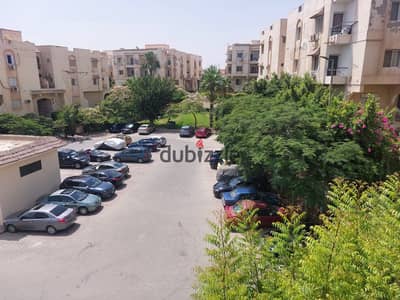 شقه للبيع مميزه بفيو مميز في كمبوند حدائق المهندسين الشيخ زايد