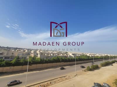شقتك 210م بفيو علي فيلات جراند هايتس مباشرة بمقدم40% فقط