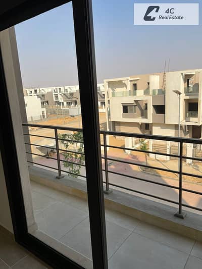 شقة راقية للبيع فى Fifth Square – Marasem / Moon Residence بموقع مميز في التجمع الخامس، تشطيب مودرن استلام فوري لسرعه البيع