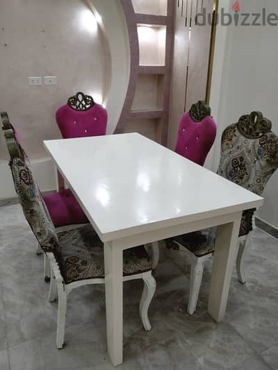 سفره 5 كراسى بحاله ممتازه