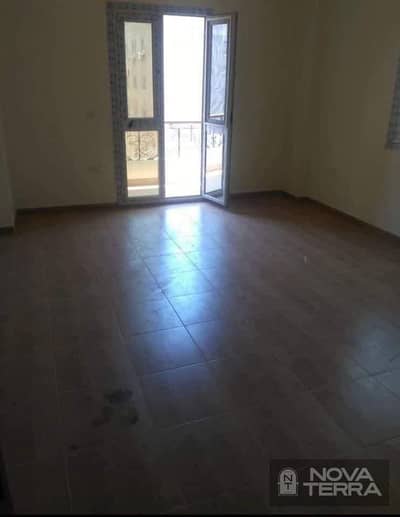 Apartment for Sale – mostasmer alsagher – District 10 – Sheikh Zayed-Near Espana Plaza  Minutes from 26 July Corridor  Close to Hyper One