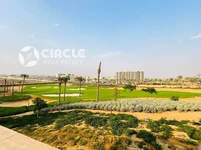 شقة متشطبة بالكامل بالمطبخ والتكييفات ٢١٨م بجاردن للبيع في اب تاون كايرو