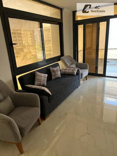 شقه مفروشه بالكامل جاهزه للسكن بكمبوند ازاد التجمع الخامس بجوار الجامعه الامريكيه open view بتقسيمه مميزه جدا