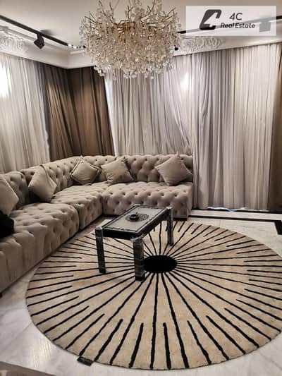 شقه ريسيل  تشطيب الترا سوبر لوكس بالفرش بكمبوند ازاد التجمع الخامس بجوار الجامعه الامريكيه prime location جاهزه للسكن