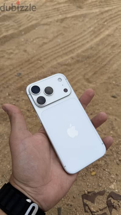 iPhone 17 pro 256G 99% battery